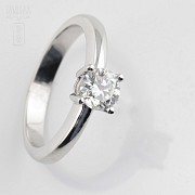 0.71cts Solitaire Diamond 18k White Gold - 5