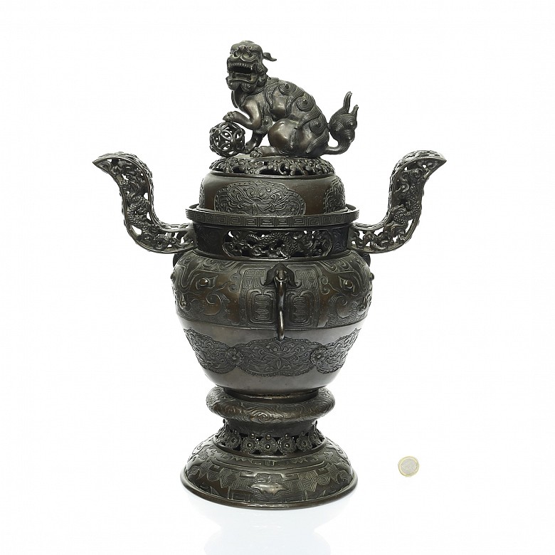 Incensario de bronce con león, dinastía Qing