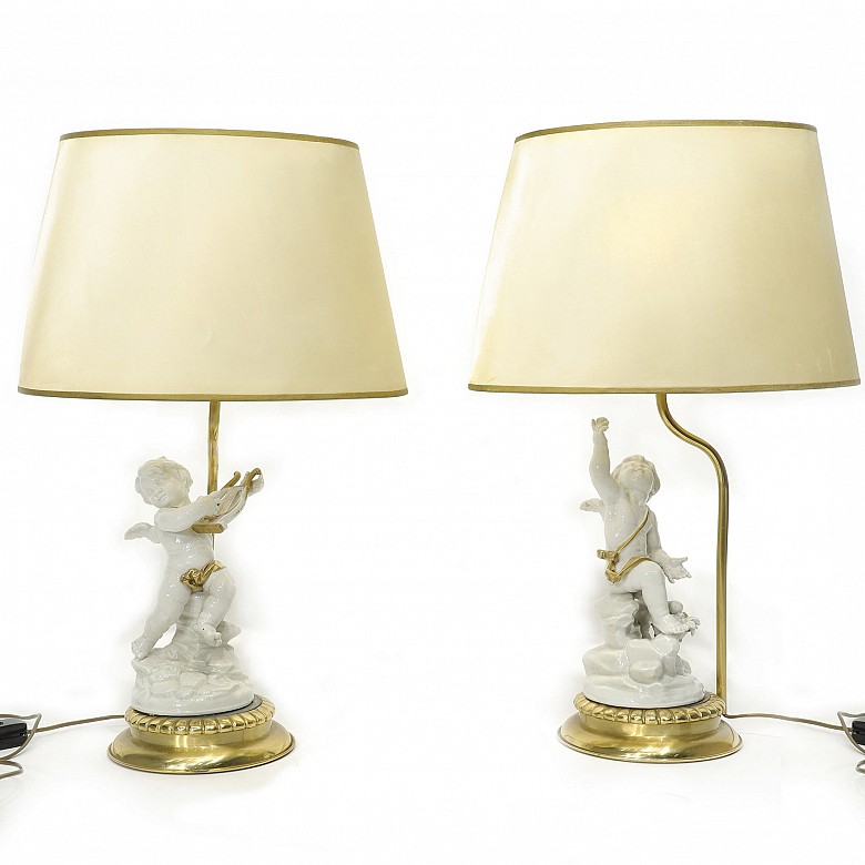Pair of lamps with figures of little angels, 20th century