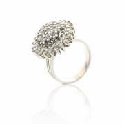18k white gold ring with diamonds