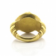 A yellow gold 22 k ring, with translucent quartz set - 3