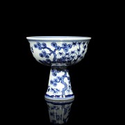 Bowl with foot, blue and white, with Xuandé mark