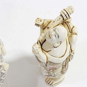 Two ivory Buddhas - 5