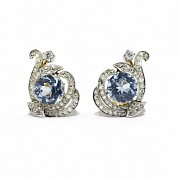 18k yellow gold earrings with aquamarines and diamonds.