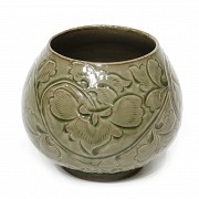 Vasija de cerámica vidriado en verde, estilo Yue.