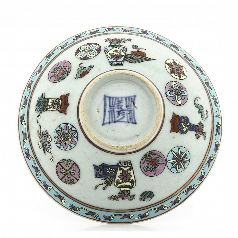 Chinese porcelain bowl, 20th century