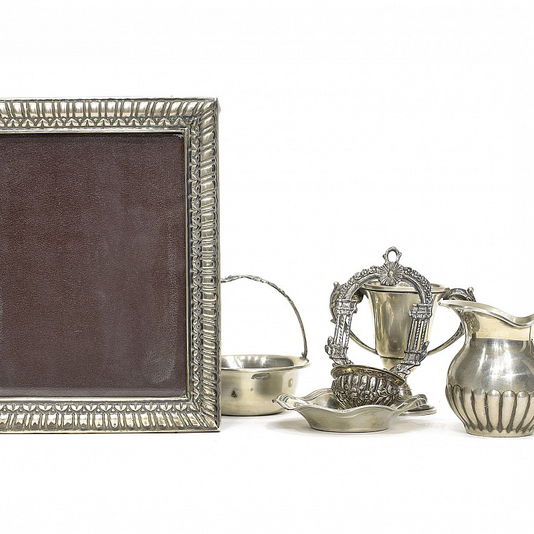 Lot of six Spanish silver objects, 20th century