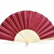 Silk fan with ivory linkage, early 20th century