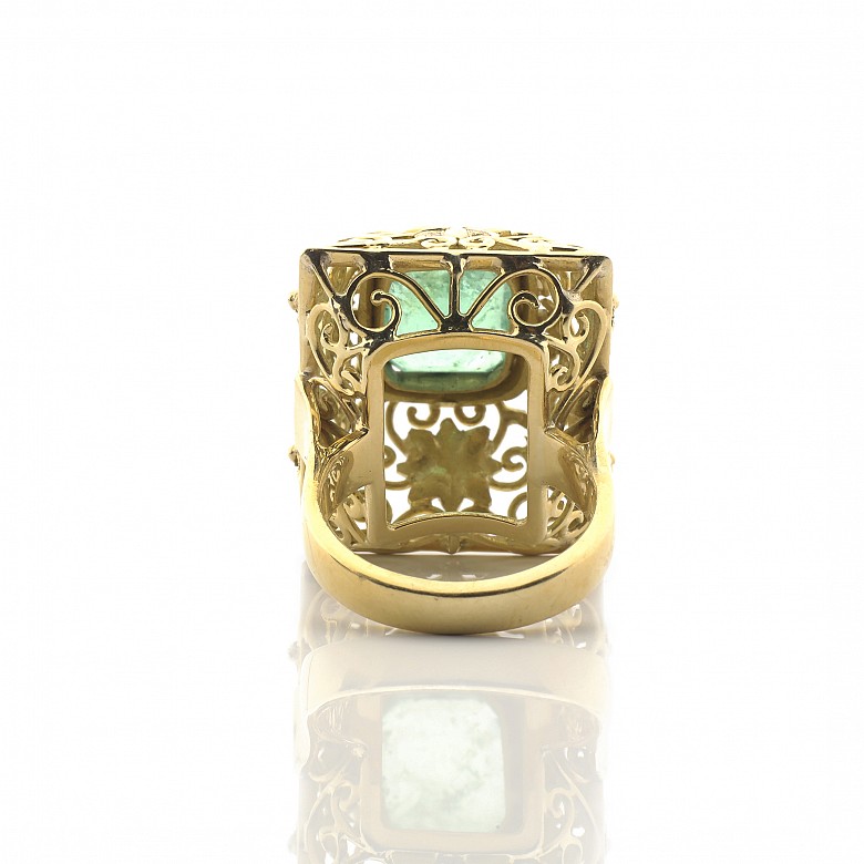 Ring in 18 k yellow gold and emerald