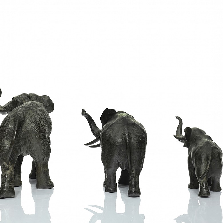 Set of three bronze elephants, 19th - 20th century