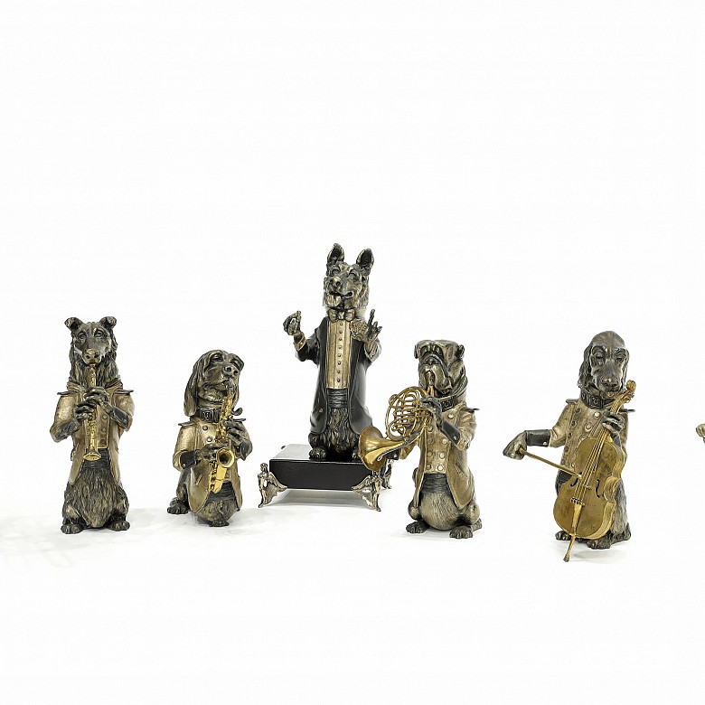 Set of seven musical dogs, 20th century