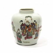 Wucai chinese porcelain glazed vase.