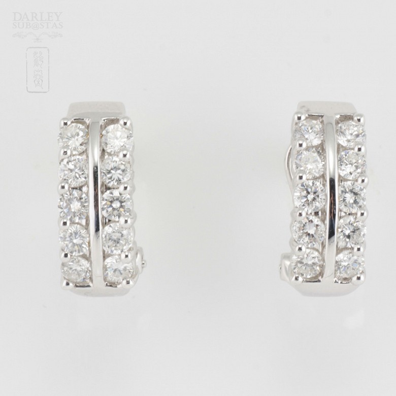 Earrings in 18k white gold and 20 diamonds of 1.82 cts - 1