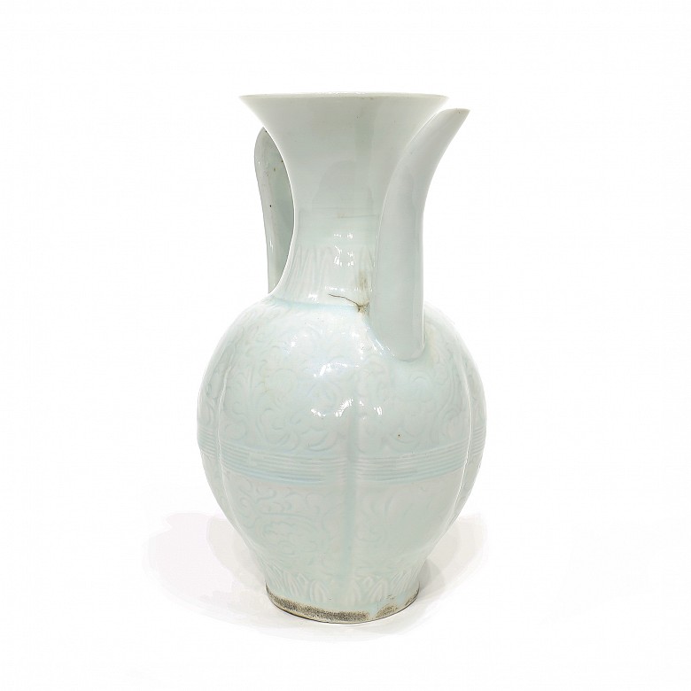 A Qingbai ceramic jug, Song style.