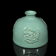 Porcelain bottle enameled in green, 20th century - 3