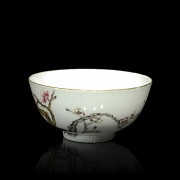 Small enameled bowl with branches, with Qianlong mark - 2