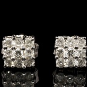 18k white gold and diamond stud earrings