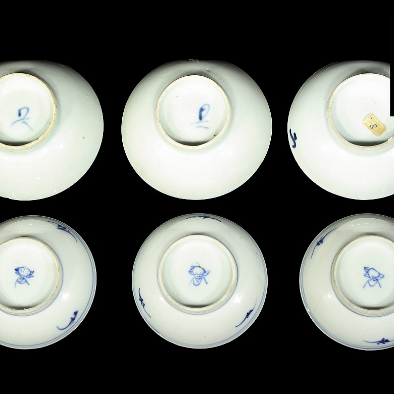Small porcelain dishes, blue and white, Qing dynasty