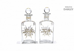 Dos botellas de vidrio con tapa. s.XIX