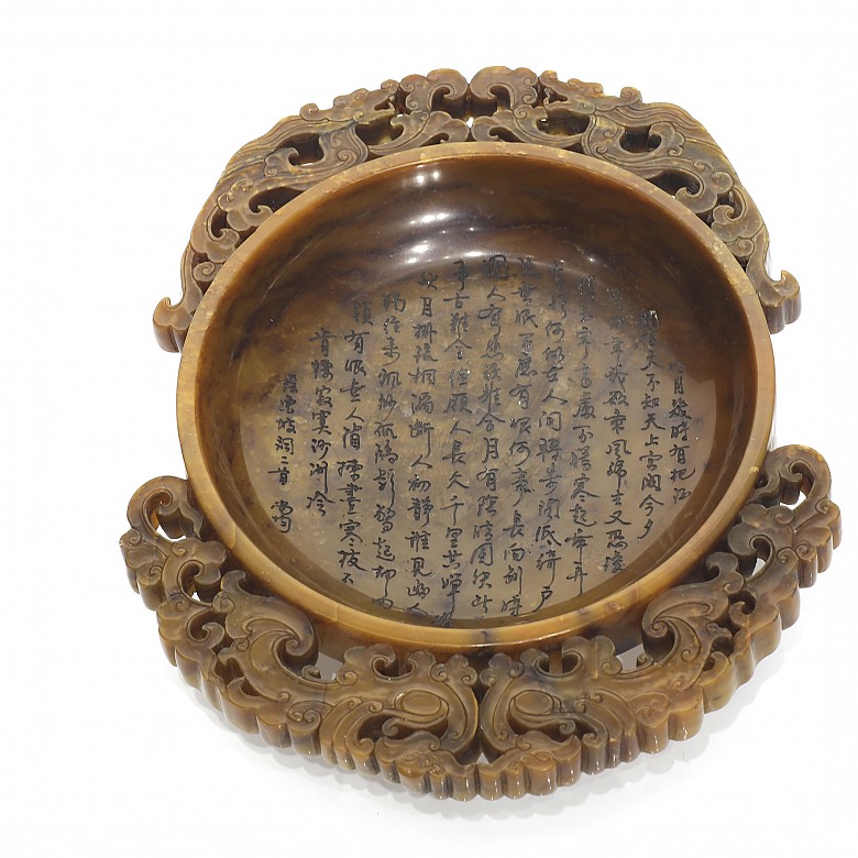 Carved stone vessel, Shoushan, 20th century