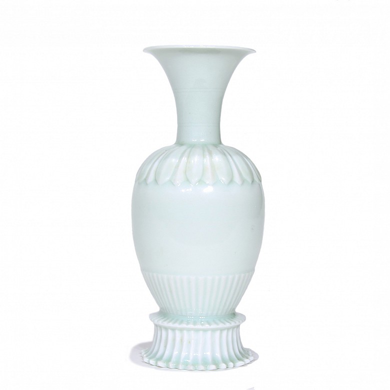 A Qingbai ceramic vase, Hutian, Southern Song dynasty (1127 - 1279)