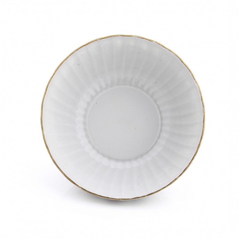 Porcelain enameled bowl, 19th c.