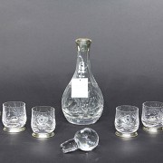 Set of decanter with six glass and silver glasses. - 1