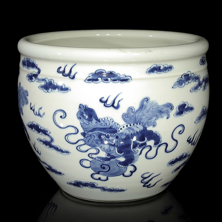 Porcelain flowerpot with lions, 20th century