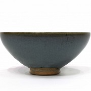 Junyao glazed ceramic bowl, Song style.