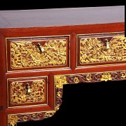 Escritorio de madera tallada y policromada, Peranakan, China. s.XX