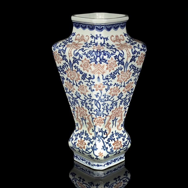 Square vase in blue, red and white, 20th century - 2