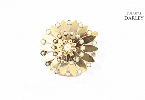 18k yellow gold brooch with pearls, ca. 1950
