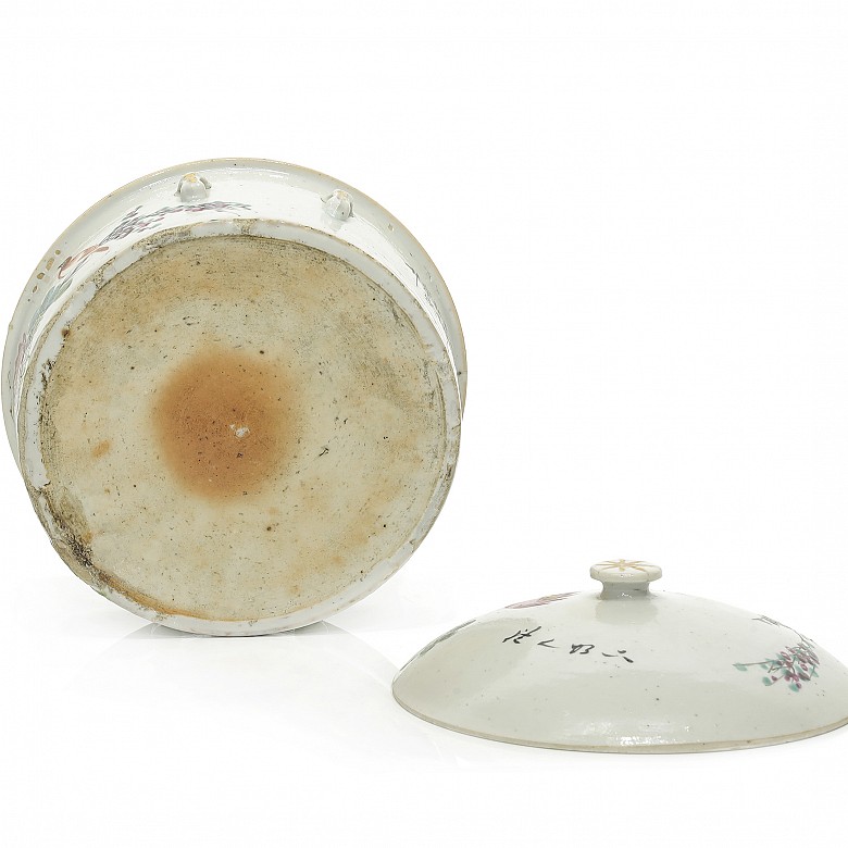 Recipiente con tapa de porcelana china, pps. S.XX - 3