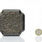 Caja de dragón en madera tallada, dinastía Qing