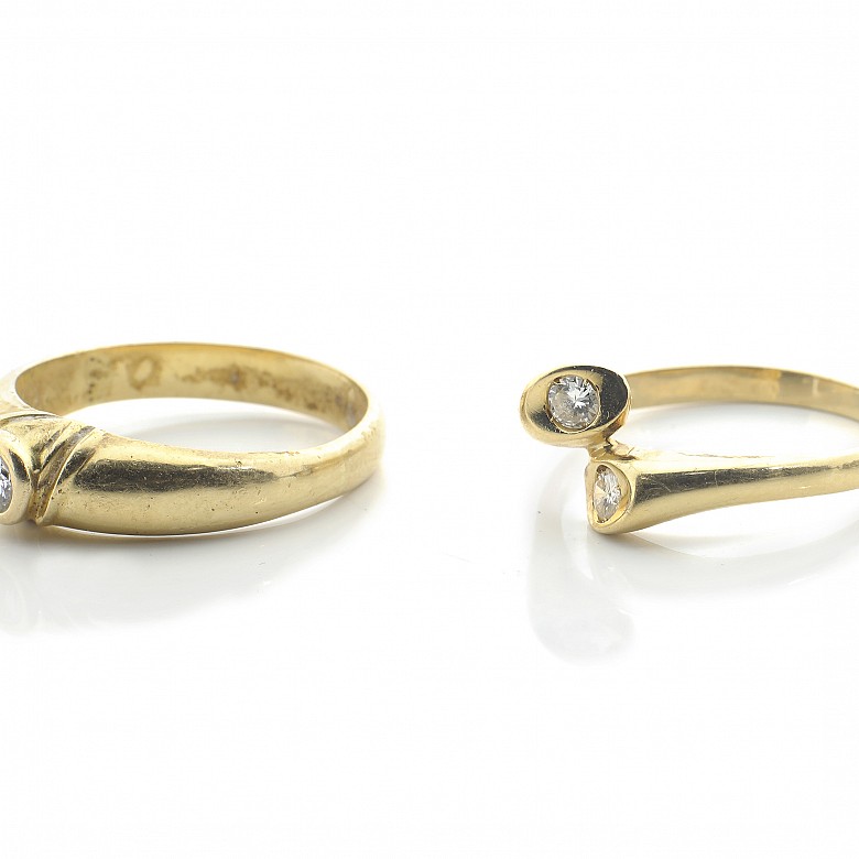 Dos anillos de oro 18 k y diamantes