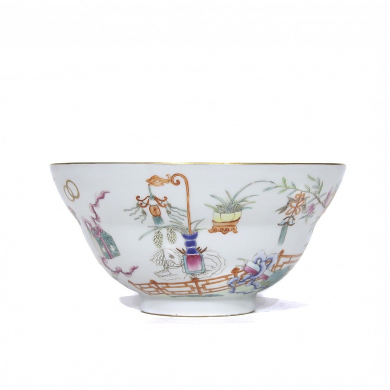 Enameled bowl with treasures, peaches and bats, with Daoguang seal.