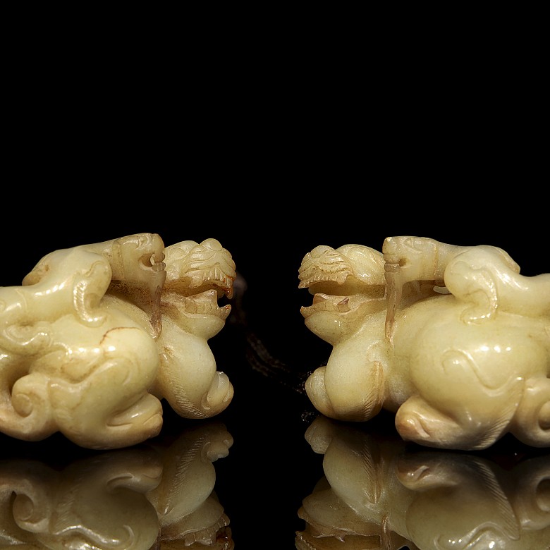 Pareja de colgantes de jade, dinastía Han