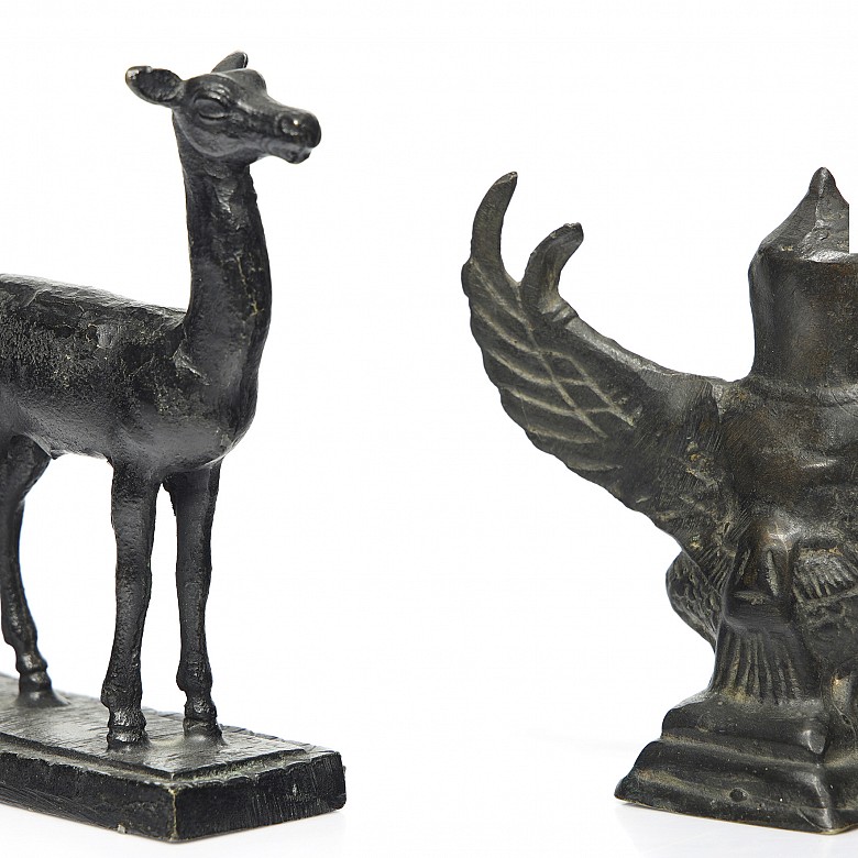 Three small bronze figures, Asia - 4