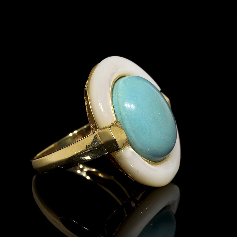 18k yellow gold ring with turquoise and mother of pearl