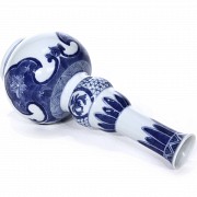 Jarrón de porcelana en azul y blanco, s.XX