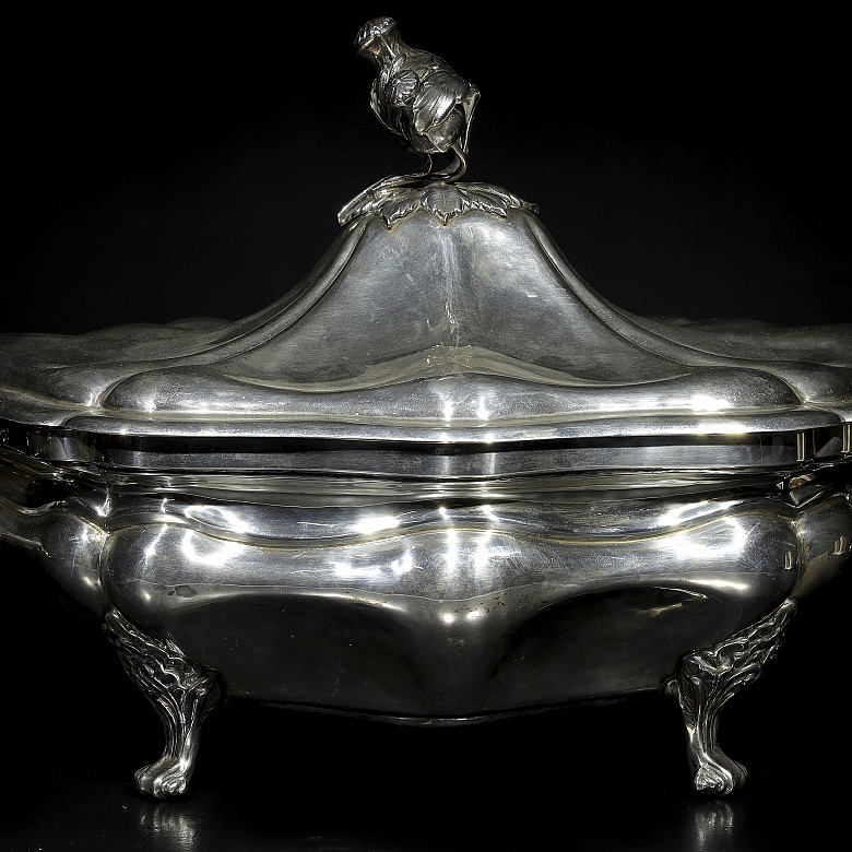 Punched Spanish silver tureen, mid-20th century