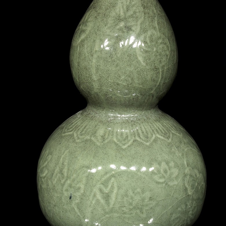 Glazed ceramic 