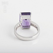 6.93ct amethyst ring and diamonds in 18k white gold.