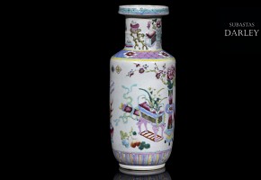 A famille rose chinese porcelain vase
