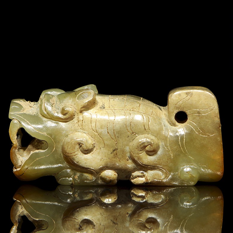 Bestia mítica de jade tallado, dinastía Zhou oriental - 1