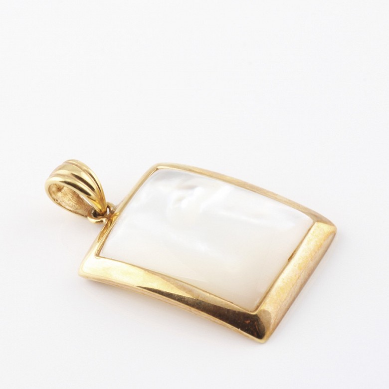 pendant Natural mother of pearl in 18k yellow gold - 1
