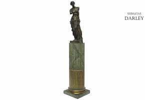 Bronze Venus on pedestal, 20th century