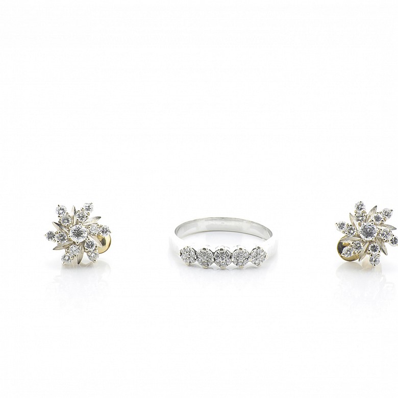 18k white gold ring and earrings set