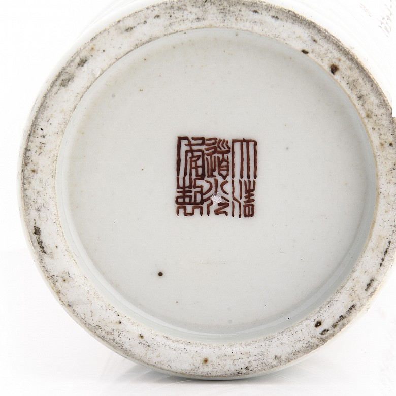 Inkwell with enamel decoration, Qing Dynasty.