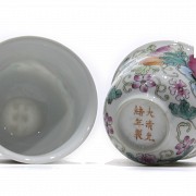 Pareja de tazas de té familia rosa, con sello Guangxu.